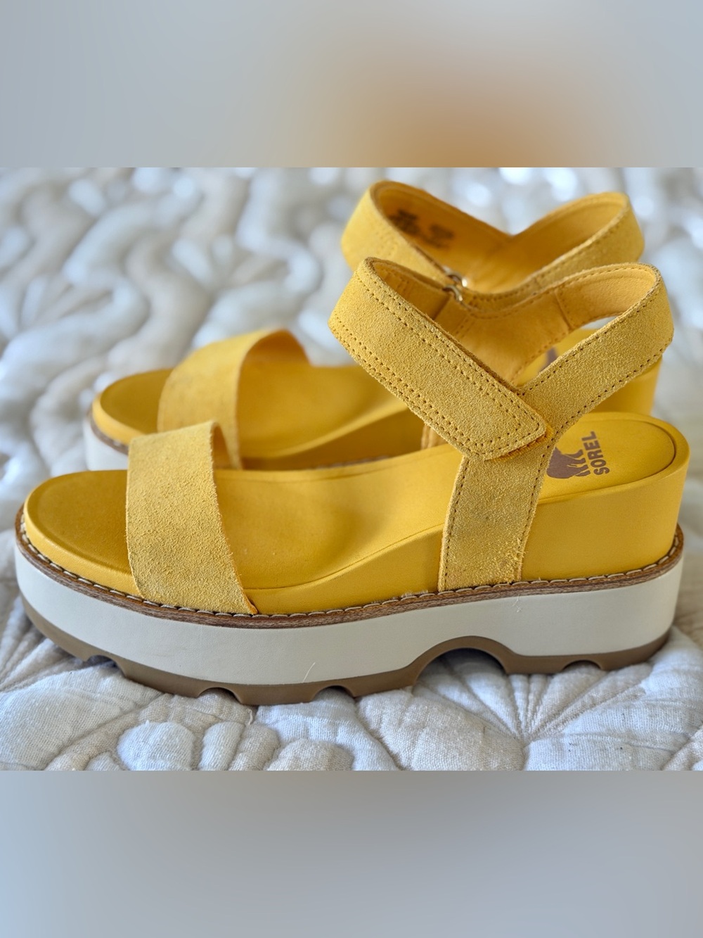 Sorel Joanie IV Y Strap Wedge Sandal | Size 7.5 |  Yellow Ray, Honey White